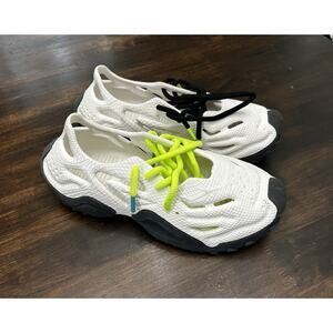 Sia collective White / Black Vulture Foams Size 13